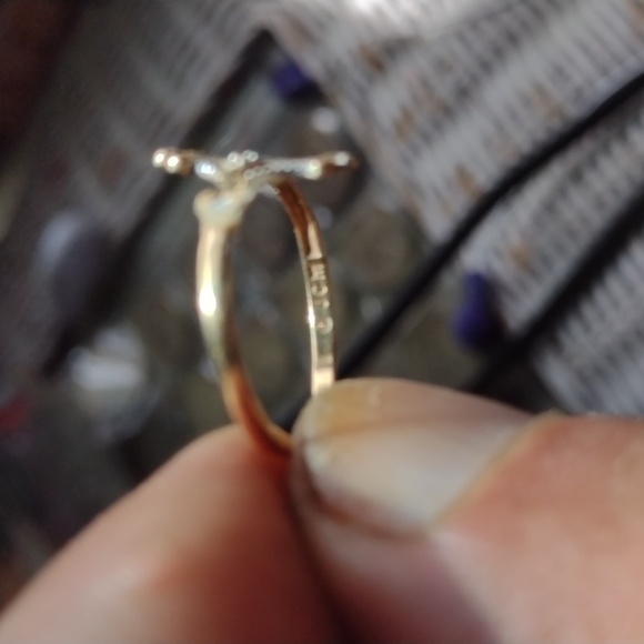 Elegant Gold and Silver Women's Ring - Picture 3 of 4